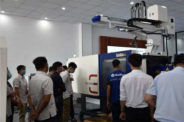 Vietnam Openting Hall 4